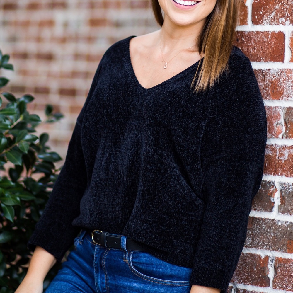 Black chenille express quarter sleeve cropped sweater